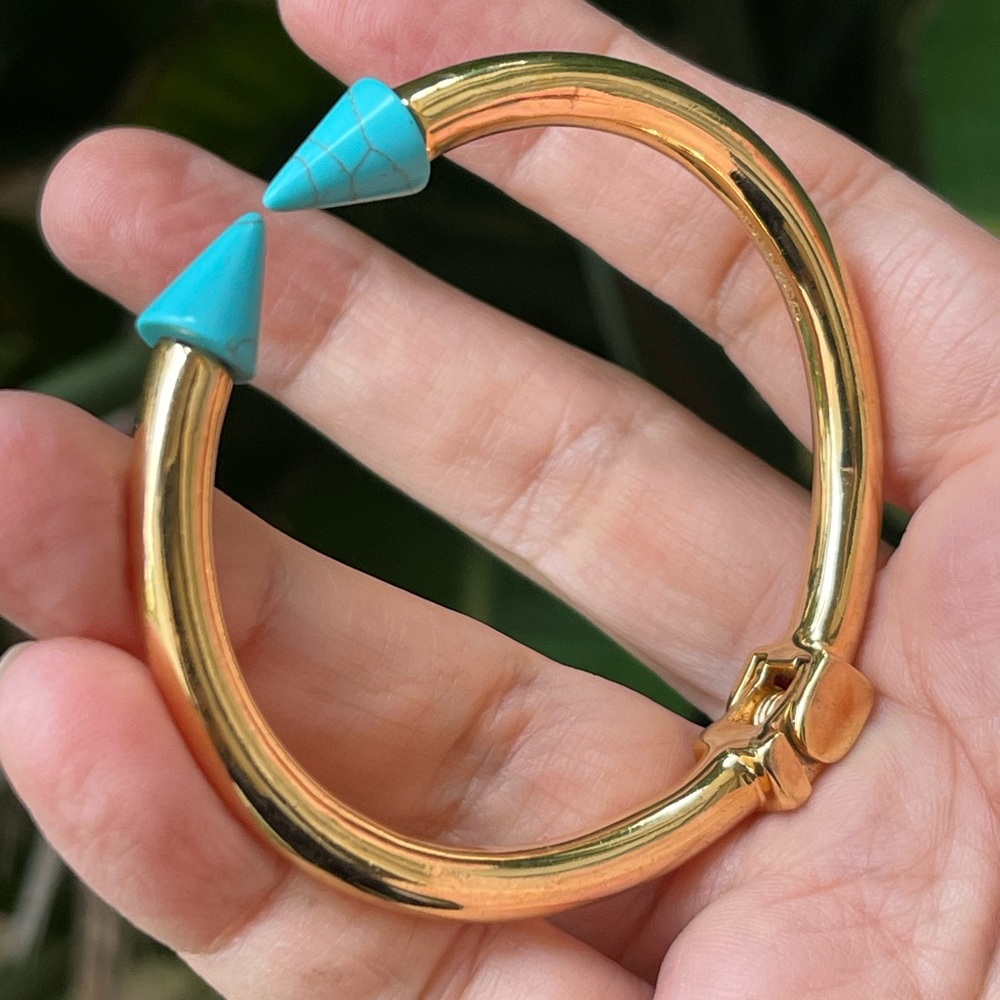 STERLING FOREVER turquoise color howlite gold tone hinged cuff bangle bracelet